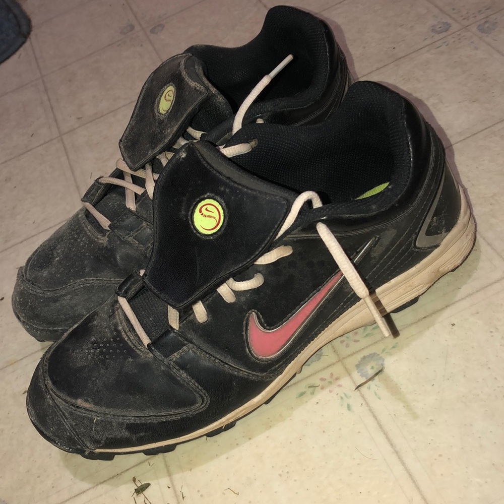 Nike softball cleats (symbol color changes)